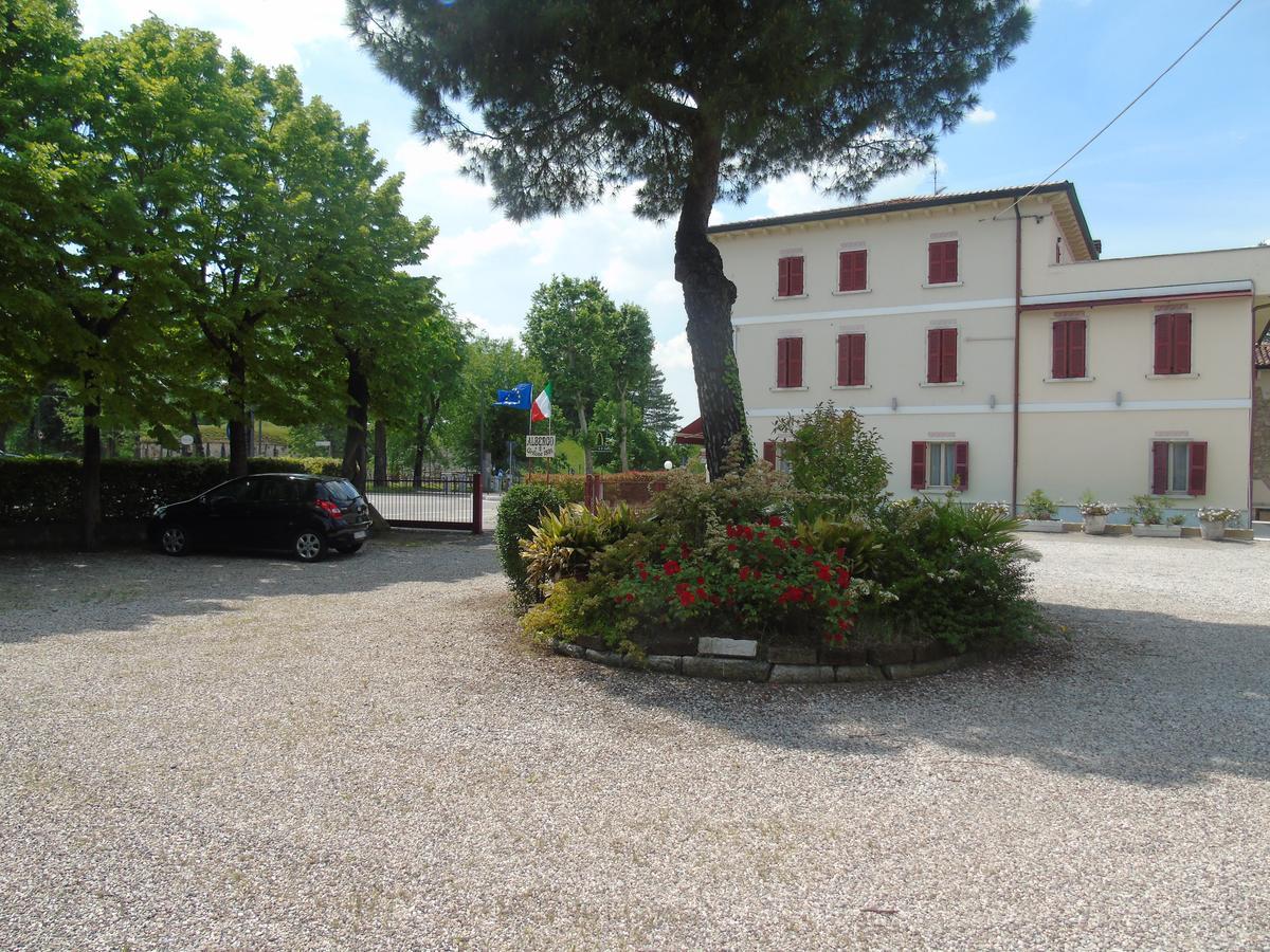 Albergo Grifone 1891 Peschiera del Garda Exterior photo